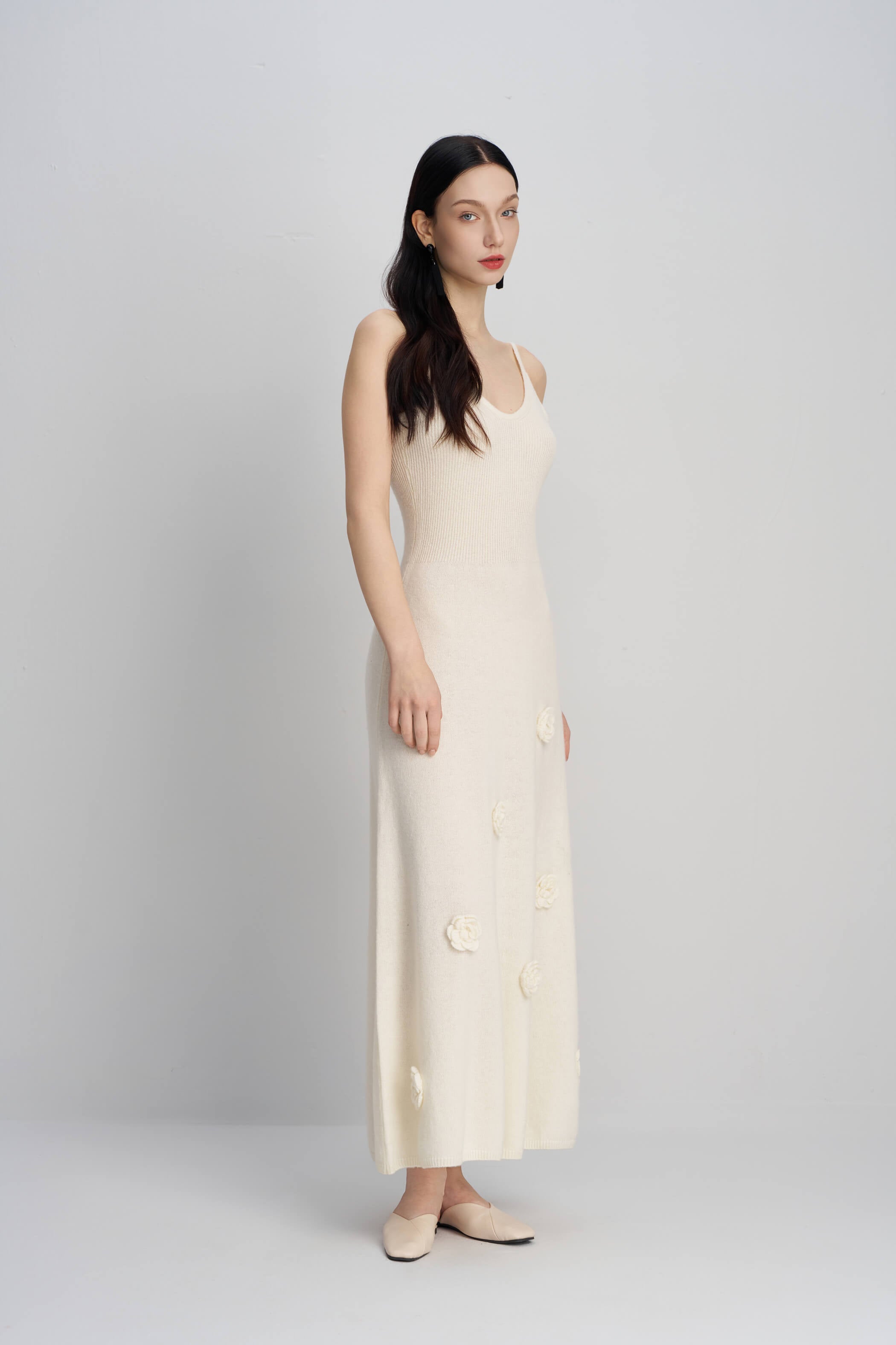 U-shaped deep V-neck suspender three-dimensional decorative knitted long skirt