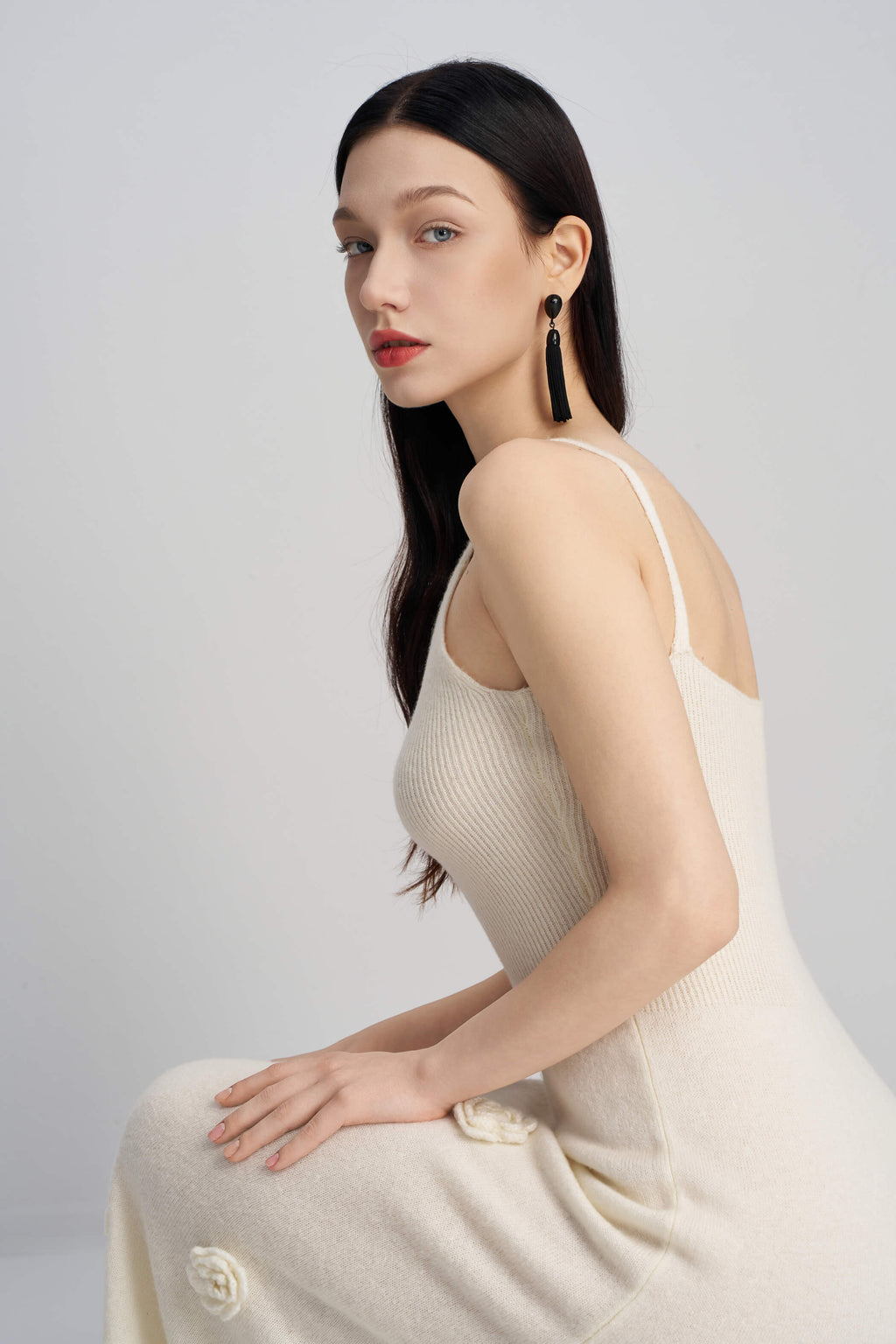 U型深V领吊带立体装饰针织长裙