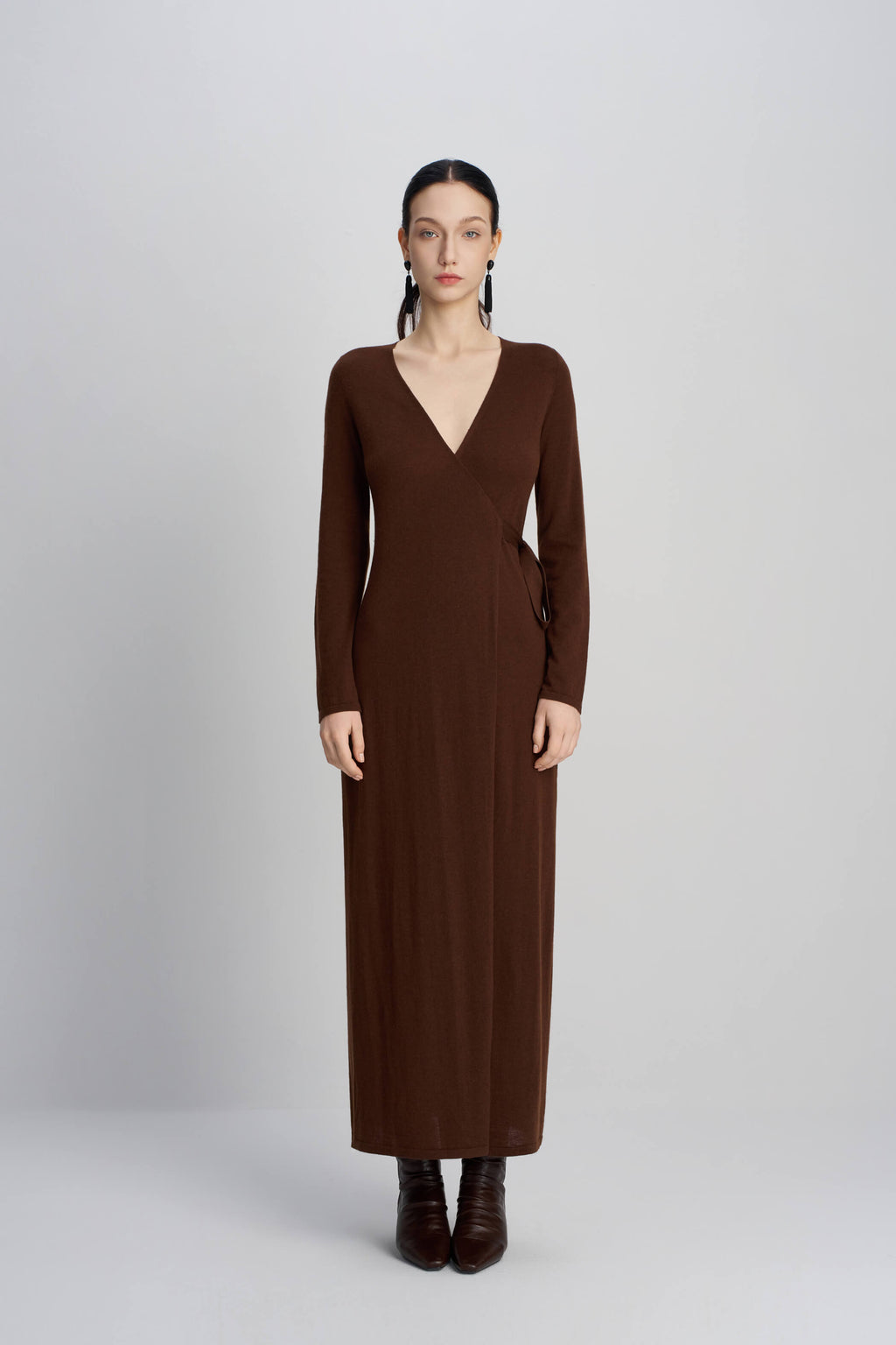 V-neck wrap waist long sleeved knitted dress