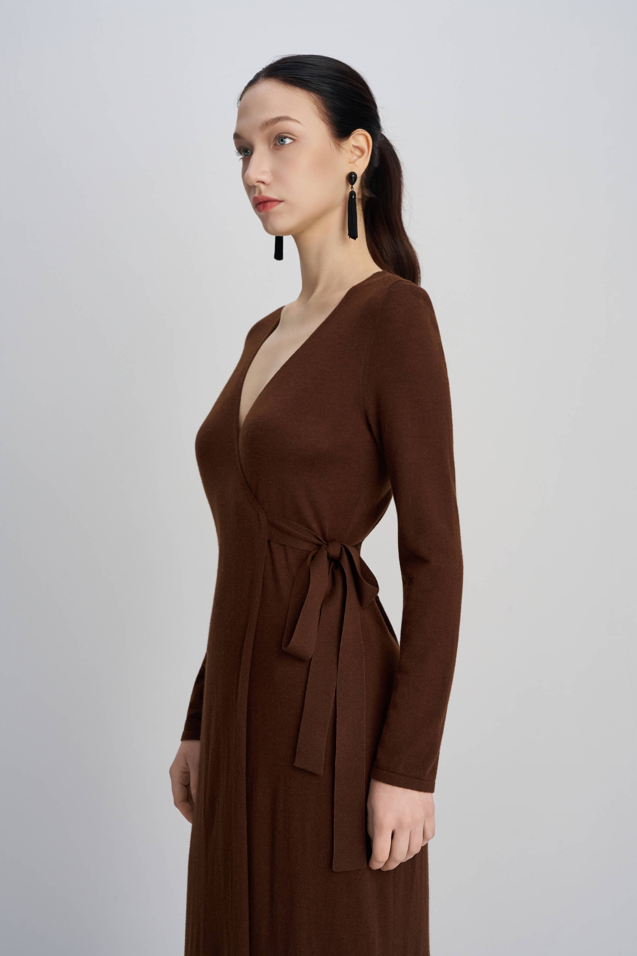 V-neck wrap waist long sleeved knitted dress