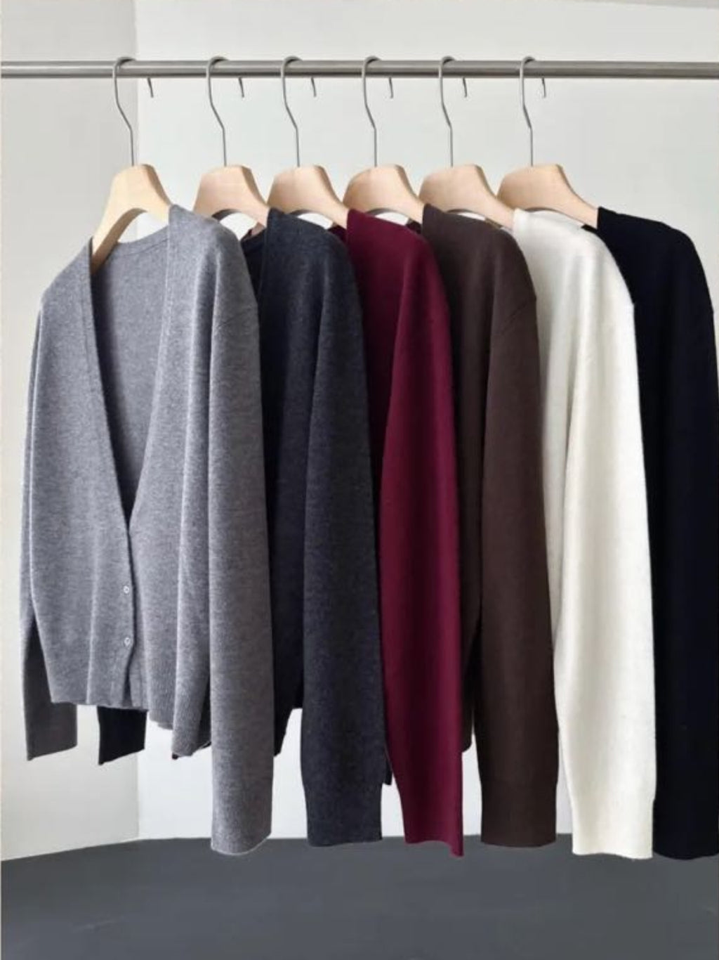 Stacked style retro suit - deep V-cardigan